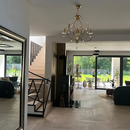 فيلة Modern Located In The Heart Of كونستانتين يوجورنا