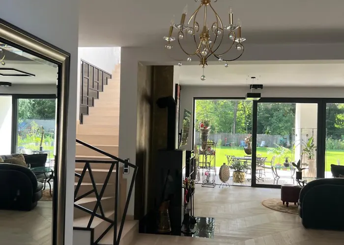 Villa Modern Located In The Heart Of Konstancin-Jeziorna